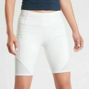 Athleta White Contender 9" Compression Shorts S
